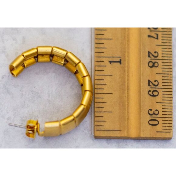 Vintage Gold Tone Hoop Geometric Square Hoop Earrings by Avon - CS1 - Picture 3 of 3